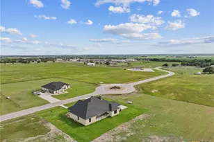 107 Pr 711, Lott, TX 76656 - Photo 36