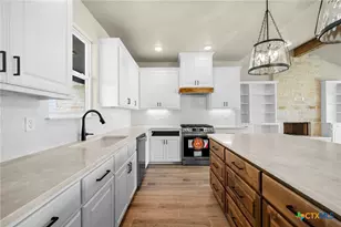 107 Pr 711, Lott, TX 76656 - Photo 6