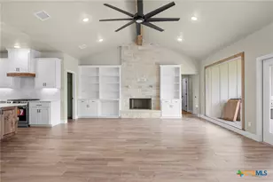 107 Pr 711, Lott, TX 76656 - Photo 10