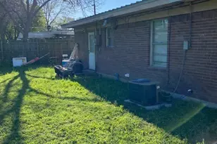 711 Hybiscus Ln, Victoria, TX 77904 - Photo 8