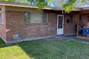 711 Hybiscus Ln, Victoria, TX 77904 - Photo 2