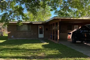 711 Hybiscus Ln, Victoria, TX 77904 - Photo 1