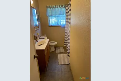 711 Hybiscus Lane, Victoria, TX 77904 - Photo 10