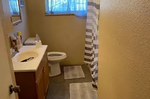 711 Hybiscus Ln, Victoria, TX 77904 - Photo 10