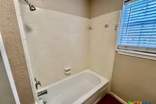 1006 Mc Ln, Victoria, TX 77904 - Photo 12