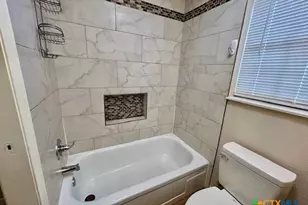 1006 Mc Ln, Victoria, TX 77904 - Photo 6