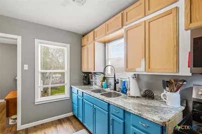 2011 E Crestwood Drive, Victoria, TX 77901 - Photo 8