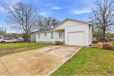 2011 E Crestwood Drive, Victoria, TX 77901 - Photo 2