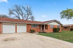 273 Meadow Ave, New Braunfels, TX 78130 - Photo 20