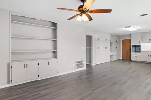 273 Meadow Ave, New Braunfels, TX 78130 - Photo 8