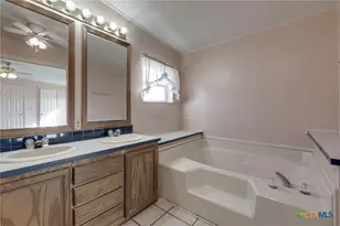 809 Crest Ct, Copperas Cove, TX 76522 - Photo 16