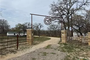108 Deep Woods Dr, Seguin, TX 78155 - Photo 2