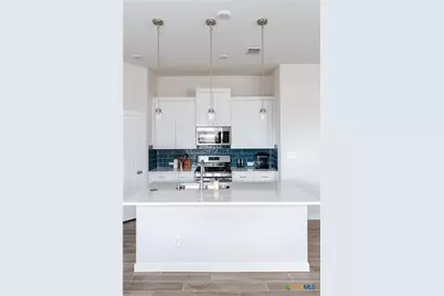 708 Willowbrook, New Braunfels, TX 78130 - Photo 6