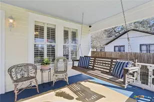 108 Kroschel St, Hallettsville, TX 77964 - Photo 4