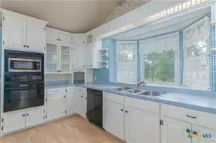 2981 Vivroux Ranch Rd, Seguin, TX 78155 - Photo 30