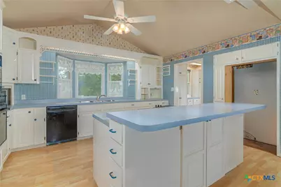 2981 Vivroux Ranch Road, Seguin, TX 78155 - Photo 28