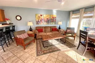 730 E Mather St, New Braunfels, TX 78130 - Photo 4