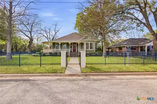 801 N Craig St, Victoria, TX 77901 - Photo 2