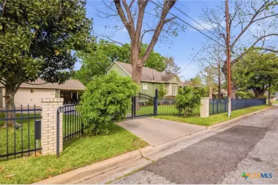 801 N Craig Street, Victoria, TX 77901 - Photo 6