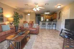 730 E Mather St, New Braunfels, TX 78130 - Photo 4