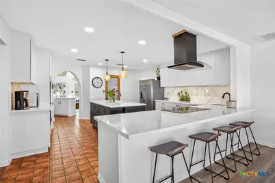 201 S Contour Drive, Gonzales, TX 78629 - Photo 16