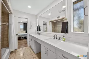 201 S Contour Dr, Gonzales, TX 78629 - Photo 28