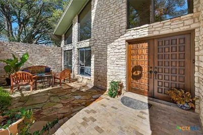 201 S Contour Drive, Gonzales, TX 78629 - Photo 6