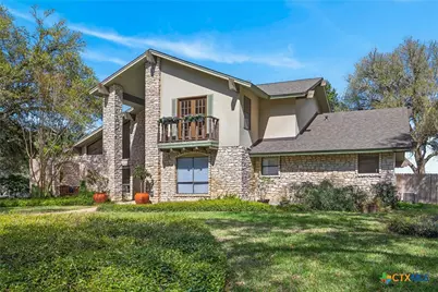 201 S Contour Drive, Gonzales, TX 78629 - Photo 1