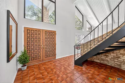 201 S Contour Drive, Gonzales, TX 78629 - Photo 4