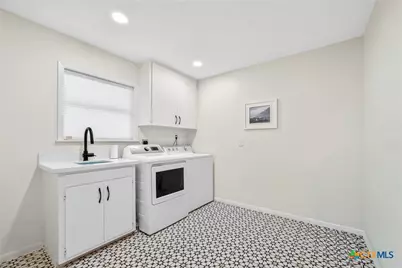 201 S Contour Drive, Gonzales, TX 78629 - Photo 38