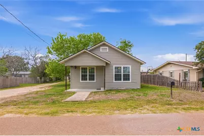 1406 N Clinton Street, Cuero, TX 77954 - Photo 2