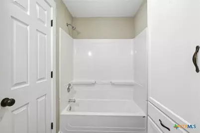 1406 N Clinton Street, Cuero, TX 77954 - Photo 26