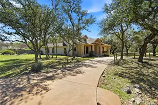 121 Delaney Rae, New Braunfels, TX 78132 - Photo 4