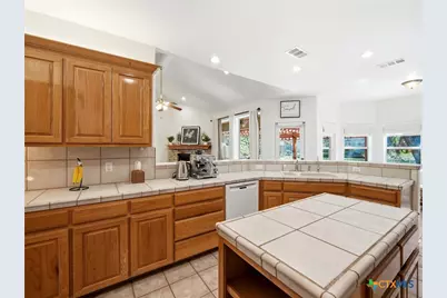 121 Delaney Rae, New Braunfels, TX 78132 - Photo 16