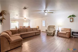 968 State Hwy 95, Yoakum, TX 77995 - Photo 14