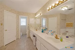 123 E Harbor Dr, Port Lavaca, TX 77979 - Photo 24