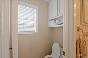 123 E Harbor Dr, Port Lavaca, TX 77979 - Photo 30