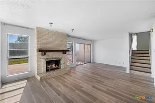 6102 Woodmoor St, San Antonio, TX 78249 - Photo 14