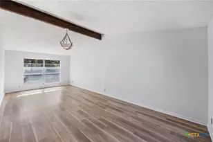 6102 Woodmoor St, San Antonio, TX 78249 - Photo 10