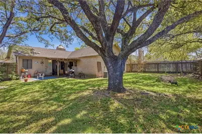 109 Queenswood Trail, Victoria, TX 77901 - Photo 14
