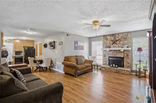 109 Queenswood Trail, Victoria, TX 77901 - Photo 6