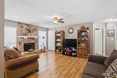 109 Queenswood Trail, Victoria, TX 77901 - Photo 4