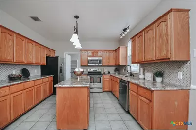 515 Bridle Lane, Victoria, TX 77904 - Photo 8