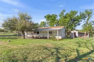 927 Alamo Rd, Cameron, TX 76520 - Photo 2