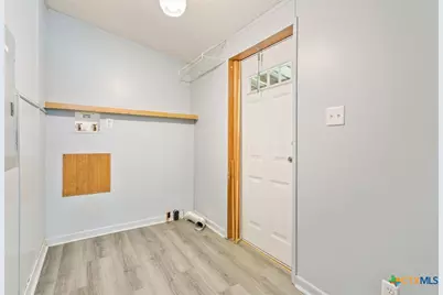 927 Alamo Road, Cameron, TX 76520 - Photo 4