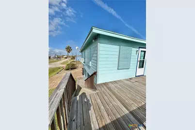 411 W Olive Avenue, Port O'Connor, TX 77982 - Photo 4
