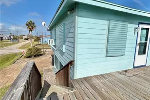411 W Olive Ave, Port O'Connor, TX 77982 - Photo 4