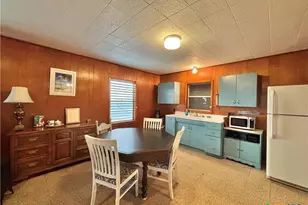 411 W Olive Ave, Port O'Connor, TX 77982 - Photo 4