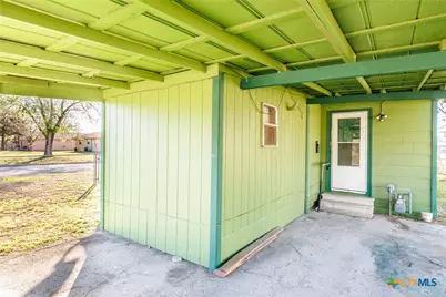 921 Robertson Street, Gonzales, TX 78629 - Photo 26
