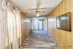 921 Robertson St, Gonzales, TX 78629 - Photo 20